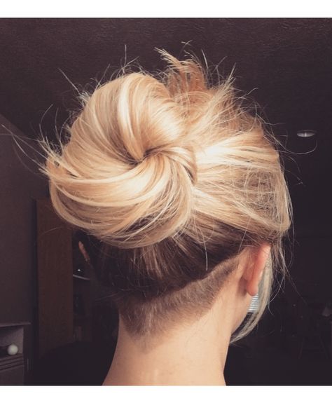 V-shaped undercut, trim, and layers. 💇🏼‍♀️ @platinumstudio 👌🏻 • • • • • #salon #hair #blonde #hairstyle #bun #haircut #layers #undercut… Blonde Hair Undercut, Undercut Hair Designs, Undercut Hairstyles Women, Undercut Long Hair, Undercut Styles, Nape Undercut, Tutorial Ideas, Trendy Hairstyle, Hair Tattoos