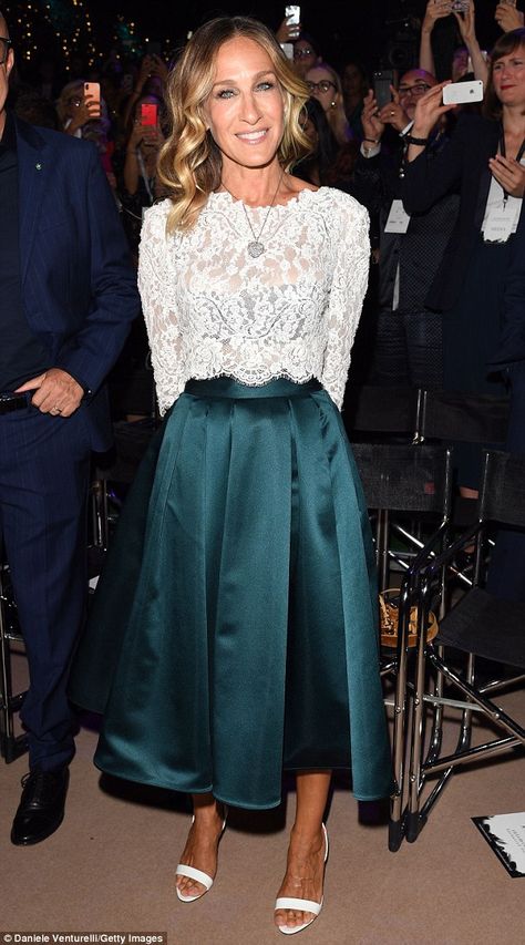 Different material: The actress, 53, looked stylish in her clashing two-piece dress which had a white lace bodice that flowed into a green silk midi skirt Lace Top Outfit White, Satin Skirt Outfit Classy, Skirt And Top Outfits, Green Satin Skirt, Green Skirt Outfits, Green Silk Skirt, Silk Skirt Outfit, Parker Outfit, Satin Skirt Outfit