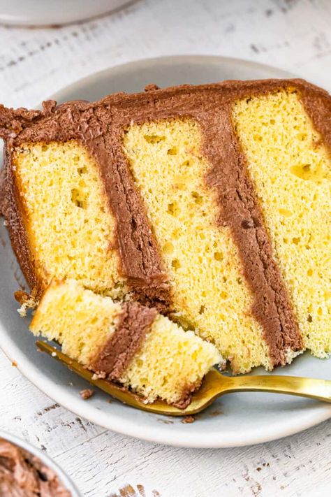 7 Layer Caramel Cake Recipe, Bakery Yellow Cake Recipe, 3 Layer Coconut Cake Recipe, 12 Layer Chocolate Cake Recipe, Yellow Cake Chocolate Frosting, Recipe With Milk, Homemade Yellow Cake, Chocolate Buttercream Recipe, Milk Chocolate Frosting