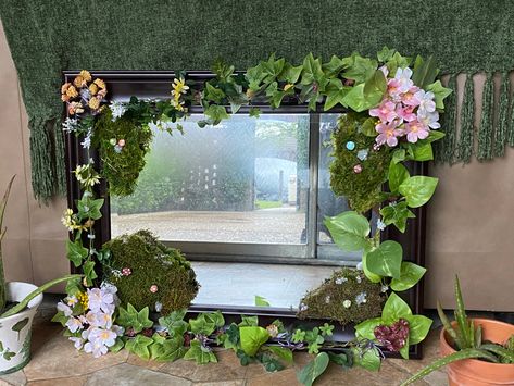 Diy Fairy Mirror Frame, Fantasy Mirror Diy, Fairy Mirror Diy, Moss Mirror Diy, Mossy Mirror, Moss Mirrors, Cottagecore Mirror, Mushroom Mirror, Fairy Garden Bedroom