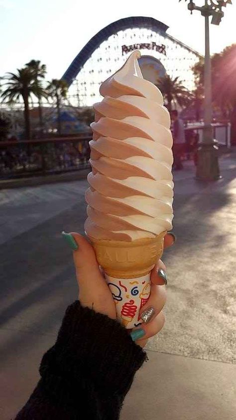 And the person who took soft-serve to new heights. Satisfying Photos, Satisfying Pictures, Most Satisfying, An Ice Cream, Food Pin, Oddly Satisfying, Soft Serve, Disney Food, Satisfying Food