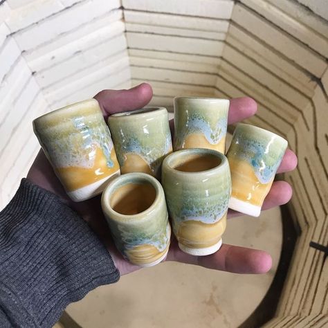 Pottery Shot Glasses Handmade Ceramic, Ceramic Shot Glasses Handmade, Pottery Shot Glasses, Clay Shot Glasses, Ceramic Houseware, Ceramics Throwing, Ceramic Wine Glasses, Cute Shot Glasses, Ceramic Shot Glasses