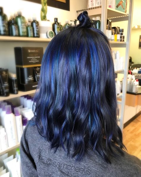 Midnight Blue Short Hair, Hair Color Dark Blue, Blue And Black Hair, Midnight Blue Hair, Navy Blue Hair, Hair Color Asian, Ethnic Hair, Blue Ombre Hair, Dark Blue Hair