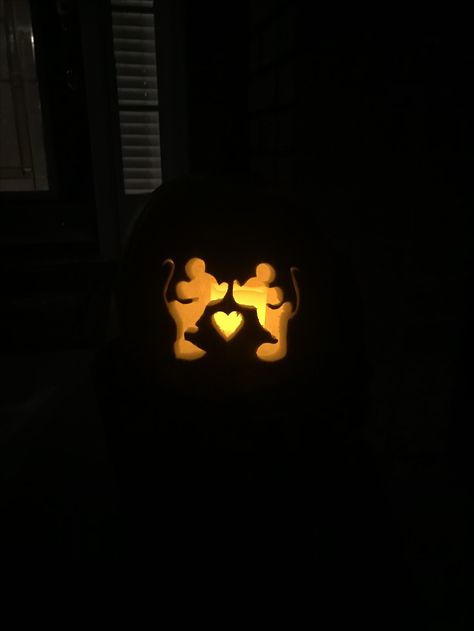 Mickie and Minnie pumpkin! Mickey And Minnie Pumpkin Carving, Mickey And Minnie Pumpkins, Mickie And Minnie, Minnie Pumpkin, Scary Pumpkin Carving, Pumpkin Carving Ideas, Scary Pumpkin, Pumpkin Ideas, Disney Couples