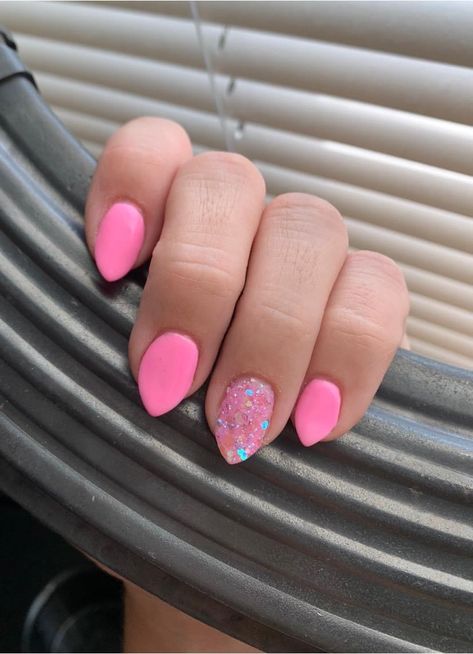 Short Almond Dip Nails Spring, Spring Sns Nails, Cute Dip Nails Ideas, Valentines Dip Powder Nails, Pretty Dip Nails, Trendy Dip Nails, Spring Dip Powder Nails, Summer Dip Nails, Plain Nails