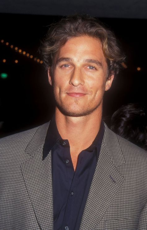 Pin for Later: Prepare to Fall in Love With Matthew McConaughey All Over Again In October 1997, he looked good at the Seven Years in Tibet LA premiere. Matthew Mcconaughey 90s, Matthew Mc, 90s Actors, Galentines Party, Actors Male, Mia 3, Wife Life, The Perfect Guy, Matthew Mcconaughey