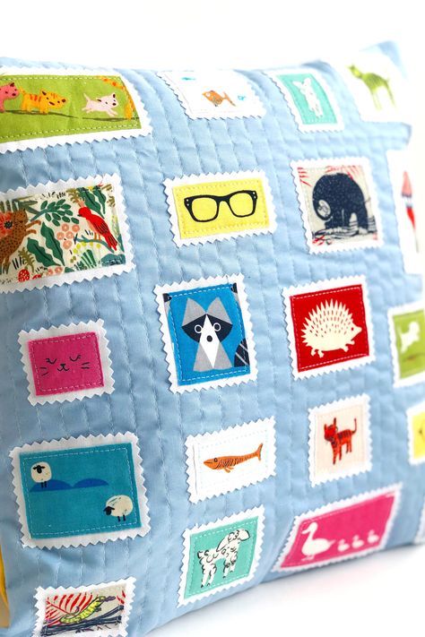 How to make an adorable postage stamp quilted pillow. A great use of fabric scraps! #quiltedpillow #fussycutfabric #fussycut #DIYpillow Postage Stamp Quilt, Polka Dot Chair, Quilts Patterns, Scrap Fabric Projects, Pillow Tutorial, Beginner Sewing Projects Easy, Mini Quilts, Quilted Pillow, Sewing Projects For Beginners