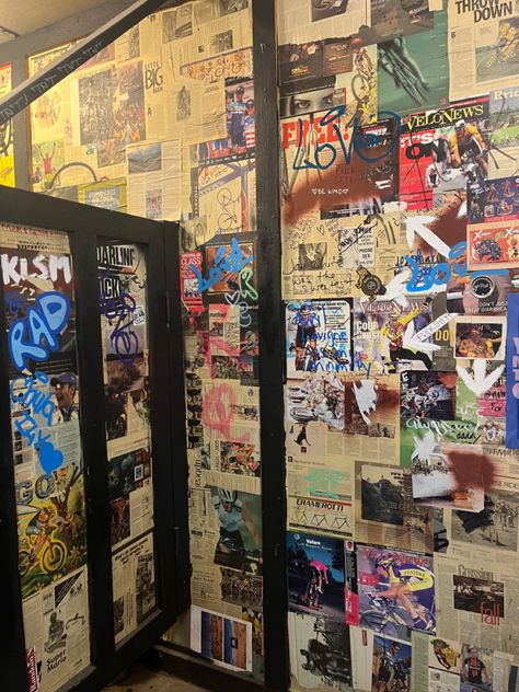 #aesthetic #aesthetictumblr #newspaper #vintage #vintageaesthetic #wallart #coolstuff #trendy #nightlife Newspaper Aesthetic, Newspaper Vintage, Newspaper Club, Newspaper Wall, Wall Bathroom, Old Newspaper, Cool Stuff, The Details, Room Inspo