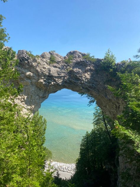 Arch rock at mackinan island! A must stop of the island at the beautiful archway looks over the stunning blue lake. Was formed by geological erosion and has ties to natives in the area. #mackinacisland #arch #lake #blueskies Mackinac Island, Blue Lake, Blue Walls, Island Life, Travel Book, Travel Aesthetic, Geology, Michigan, Arch