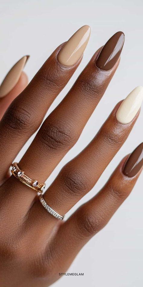 Fall Nail Ideas Chrome, Fall Cream Nails, Fall Nude Nail Colors, Fall Sns Nails, Fall Gel X Nails, 2024 Fall Nail Trends, Fall Nail Inspo 2024, Mixed Color Nails, Fall Almond Nails