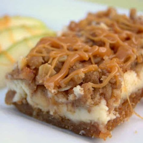 Apple Cheesecake Bars, Caramel Apple Cheesecake Bars, Dairy Free Cheesecake, Caramel Apple Cheesecake, Apple Cheesecake, Cheesecake Bar Recipes, Apple Fritters, Think Food, Apple Desserts