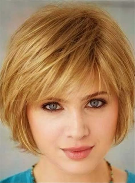 Short Layered Bob Hairstyles, Fine Straight Hair, Bob Hairstyles For Fine Hair, Short Bob Haircuts, Chic Hairstyles, Penteado Cabelo Curto, Short Bob Wigs, Haircuts For Fine Hair, Medium Hair Cuts