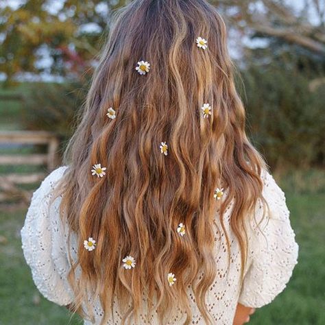 Cottage Core Hair, Wildflower Hair, Cottage Core Wedding, Nordic Wedding, Wedding Tiara, Wedding Hair And Makeup, Indian Hairstyles, Wedding Saving, Backyard Wedding