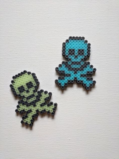 Hamma Beads Ideas, Easy Perler Bead Patterns, Perler Creations, Melty Bead Patterns, Pearl Beads Pattern, Easy Perler Beads Ideas, Fuse Bead Patterns, Y2k Design, Fusion Beads