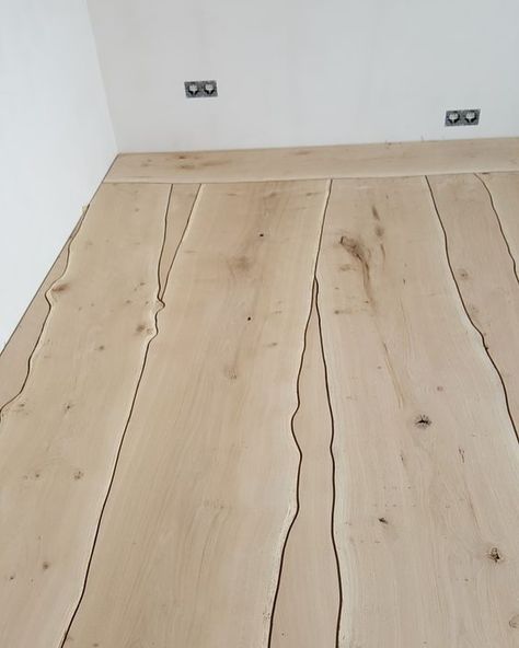 (1) Facebook Wooden Flooring Ideas, Cheap Hardwood Floors, Waterproof Laminate Flooring, Cheap Flooring, Plywood Flooring, Wood Parquet, Flooring Projects, Wooden Floors, Diy Flooring