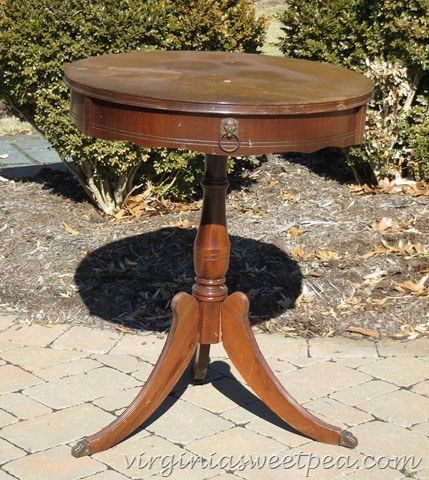 Vintage drum table makeover before Painted Drum Table, Round End Table Makeover, Round Antique Side Table, Gold Dipped Furniture, Drum Table Makeover, Round Side Table Makeover, Side Table Redo, Old Side Table, Dipped Furniture