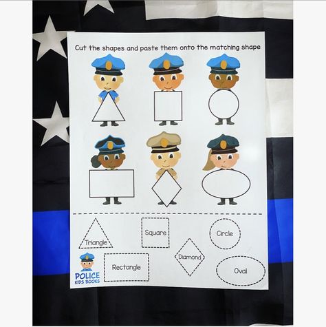 Free Crafts – Police Kids Books Policeman Craft, Occupation Activities Preschool, Community Helpers Police, Police Officer Crafts, Toddler Activities Daycare, Community Helpers Math, Community Helper Lesson, Police Crafts, Math Activities For Toddlers