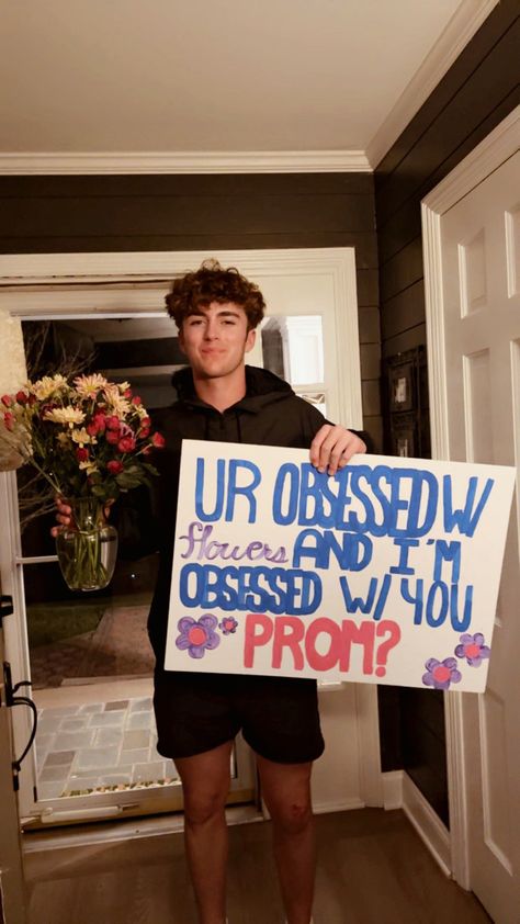 Romantic Promposal, Promposal Ideas For Him, Prom Proposal Ideas, Girl Ask Guy, Creative Prom Proposal Ideas, Cute Hoco Proposals, Homecoming Poster Ideas, Cute Promposals, Promposal Ideas