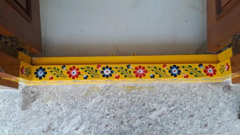 Gadapa Muggu Designs Traditional, Kadapa Muggu Designs, Gadapa Muggu Designs Simple, Kadapa Muggu Designs Easy, Kadapa Designs, Gadapa Muggu Designs, Ratham Muggu, Paint Rangoli, Jain Paintings