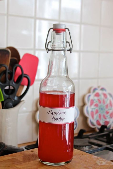 Save your stems!  How to make a beautiful strawberry vinegar from berry scraps– perfect for salad dressings! Strawberry Vinegar, Leftover Strawberries, Fermented Foods Benefits, Flavored Vinegars, Strawberry Topping, Nourishing Foods, Fermented Foods, Fermenting, Strawberry Recipes