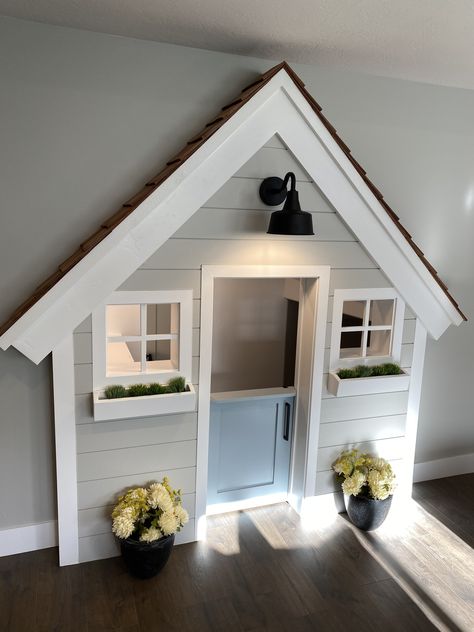 Stairs Dog House, Under Stairs Playhouse, Under Stairs Playroom, Under Stairs Dog House, Room Under Stairs, Stair Nook, Dog Bedroom, Indoor Dog House, Puppy Room