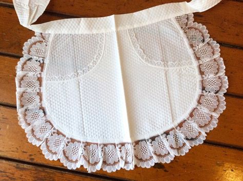 French Maid Apron, Maid Apron, Vintage Apron Pattern, Waitress Apron, Diy Apron, Night Club Outfits, French Maid, Cute Aprons, Baby Blanket Knitting Pattern