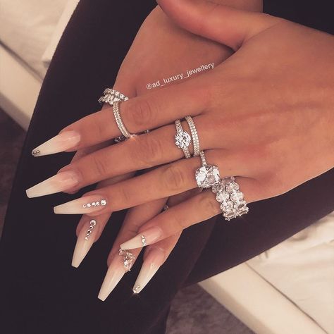 Rings Baddie, Iced Out Rings, Nude Nail Designs, Nail Jewels, Ombre Acrylic Nails, Nails Design With Rhinestones, Diamonds Necklace, Simple Acrylic Nails, Classy Acrylic Nails