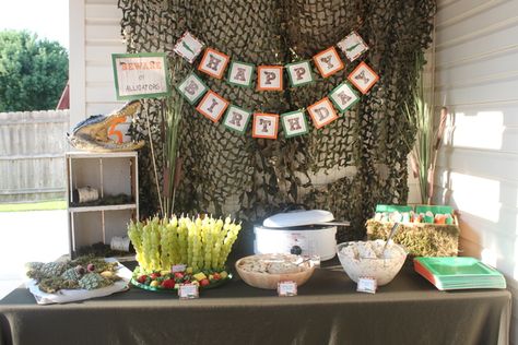 reptile party Cajun Decorations Swamp Party, Swamp Food Ideas, Down 2 The Bayou Birthday, Swamp Themed Party, Down On The Bayou Party, Born On The Bayou Party, Bayou Birthday Party Ideas, 2 Da Bayou Birthday, Two Da Bayou Birthday Party