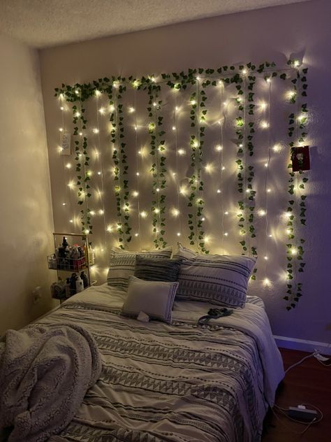 Bedroom Ideas With Vines And Fairy Lights, Room Decor Vines And Lights, Small Wall Mirror Decor, Vines In Bedroom Window, Room Decor Bedroom Led Lights And Vines, Aesthetic Room Decor Items, Blank Wall Ideas Bedroom, Lilac Room Ideas Bedrooms, Lilac Room Decor