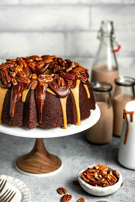 Turtle Bundt Cake, Bundt Cake Christmas, Chocolate Turtle, Cake Calories, Peanut Butter Snacks, Nothing Bundt, Nothing Bundt Cakes, Chocolate Bundt, Chocolate Turtles