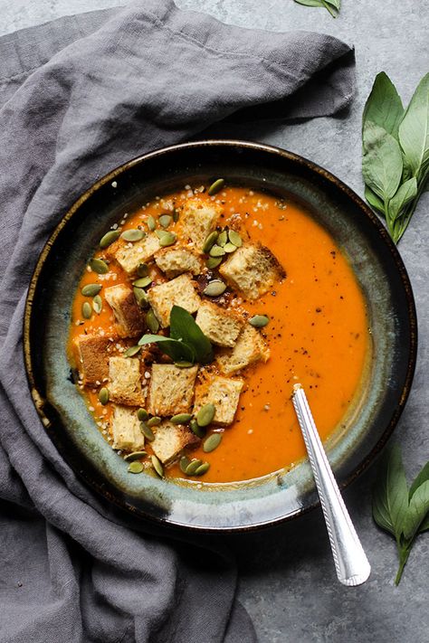 Thai Tomato Soup | Dietitian Debbie Dishes Lentil Meatballs, Creamy Soup Recipes, Bread Soup, Basil Soup, Soup Vegan, Tomato Basil Soup, Creamy Soup, Vegan Soup, Tomato Basil