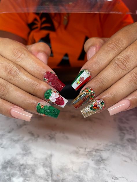 Mexico Flag Nails Designs, Mexican Flag Inspired Nails, Mexico Nails Ideas, Mexican Flag Nails Designs, Mexican Nails Short, Hispanic Heritage Month Nails, Mexican Independence Day Nails, Mexico Flag Nails, Mexican Flag Nails