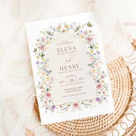 Wedding Invitation Colorful, Wild Flower Wedding Invitations, Backyard Wedding Party, Cottage Garden Wedding, Spring Backyard Wedding, Summer Country Wedding, Pastel Wildflowers, Exclusive Wedding Invitations, Garden Wildflowers