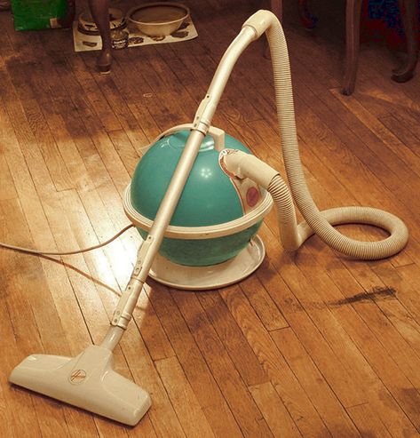 We had this Hoover Saturn looking vacuum cleaner that floated on air. Ours was a melon orange and beige. 1970s. Kawaii Vacuum, Space Age Technology, Old Vacuum Cleaner, Vintage Kirby Vacuum, Vintage Vacuum Cleaner, Antique Knowledge, Vintage Hoover Vacuum Cleaner, Hoover Vacuum, Eureka Vacuum Cleaner