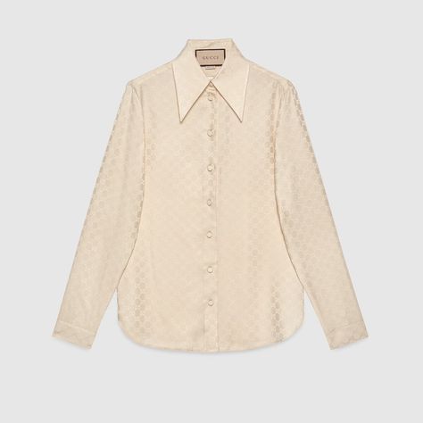 Shop the GG silk crepe shirt in neutral at GUCCI.COM. Enjoy Free Shipping and Complimentary Gift Wrapping. Gucci Dress, Casual Fall Outfits, Silk Crepe, Silk Shirt, Luxury Outfits, Dress Shirt, Fashion Collection, Girl Fashion, Top Shirt