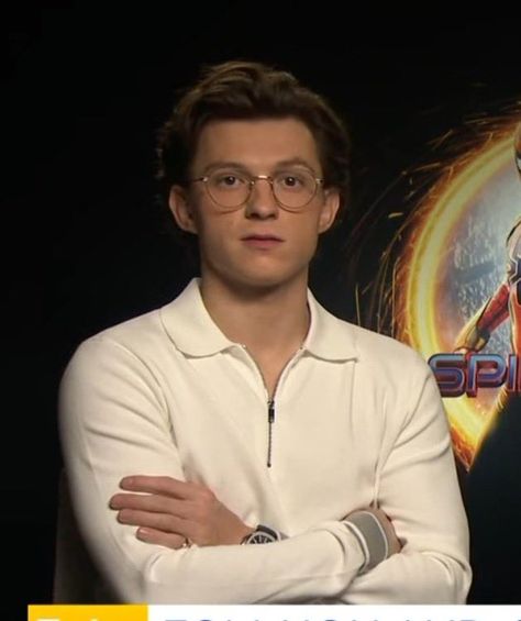 Spiderman Actor, Love School, I Love School, Tom Holland Zendaya, Nerd Glasses, Tom Holland Peter Parker, Scarlett Witch, Tom Holland Spiderman, Tommy Boy