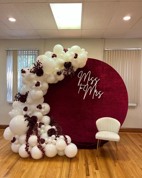 White and Burgandy balloon garland backdrop for a bridal shower Vino Before Vows Bridal Shower Decor, Maroon And White Graduation Party Ideas, Red And White Bridal Shower Ideas, Bridal Shower Ideas Red, Red Bridal Shower Ideas, Burgundy Bridal Shower Ideas, Balloon Garland Backdrop, 80th Birthday Party Decorations, Engagement Balloons