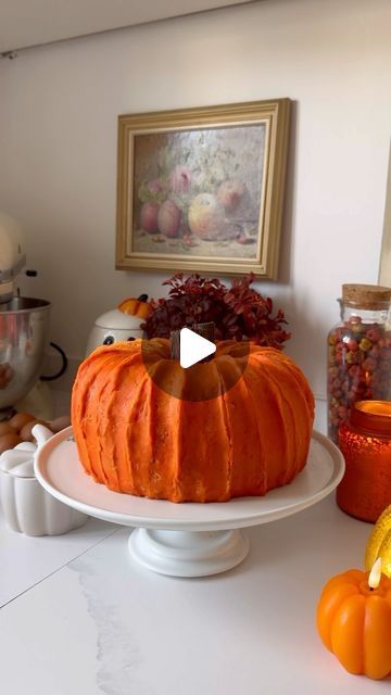 Nelly London on Instagram: "Here’s the full recipe for the most delicious pumpkin cake:

 
It’s from @howsweeteats and I doubled it to make enough cake for both pumpkin halves:

2 cups all-purpose flour
2 teaspoons baking soda
1 1/4 teaspoons ground cinnamon
½ teaspoon salt
¼ teaspoon freshly grated nutmeg
1 (15 ounce) can pumpkin puree
1 ¾ cups brown sugar
½ cup plain greek yogurt
½ cup vegetable oil
4 large eggs
2 teaspoons vanilla extract

1/2 cup cream cheese
1/2 cup unsalted butter
2 1/2 cups powdered sugar
1/2 teaspoon cinnamon
1 teaspoon vanilla extract

I baked each cake for 40 minutes at 180 degrees ✨" Pumpkin Bunt Cakes With Cream Cheese, Pumpkin Cakes Decorated, Cake That Looks Like A Pumpkin, Thanksgiving Turkey Cake Ideas, Pumpkin Shaped Bundt Cake, Diy Pumpkin Cake, Pumpkin Cake Ideas, Pumpkin Shape Cake, Pumpkin Cake Design