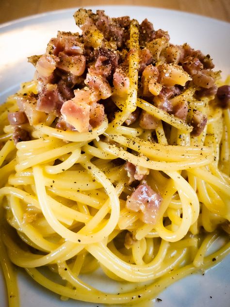 Classic Carbonara Recipe | How to Make Authentic Italian Spaghetti Alla Carbonara Carbonara Authentic, Traditional Italian Food Recipes, Authentic Italian Spaghetti, Classic Carbonara Recipe, Timballo Recipe, Italian Carbonara, Authentic Spaghetti, Classic Carbonara, Tagliatelle Recipe