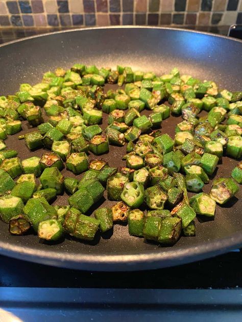 Fresh Okra Recipes Healthy, Southern Okra, Cook Okra, Sauteed Okra, How To Cook Okra, Fresh Okra, Okra Recipe, Sauteed Carrots, Okra Recipes