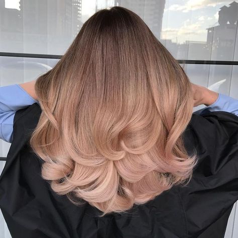 Rose Beige, Strawberry Blonde Hair, Brown Blonde Hair, Hair Inspo Color, Grunge Hair, Hair Color Trends, Love Hair, Blonde Hair Color, Ombre Hair