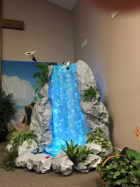 Vbs decorations Waterfall Fake Waterfall, Enchanted Forest Prom, Waterfall Decoration, Camp Vbs, Jungle Theme Decorations, Diy Waterfall, Vbs Decorations, Ganesh Chaturthi Decoration, Jungle Decorations