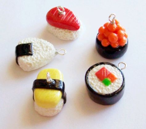 Making Sushi, Crea Fimo, Oven Bake Clay, Polymer Clay Kawaii, Polymer Clay Diy, Polymer Clay Jewelry Diy, Cute Polymer Clay, Tiny Food, Polymer Clay Miniatures