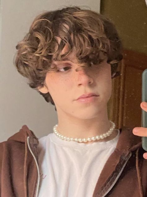 Brown Hair And Freckles, Curly Light Brown Hair, Brown Hair Male, Fluffy Curly Hair, Fire Night, Brown Hair Boy, Men Blonde Hair, Blonde Hair Boy, Brown Hair Men