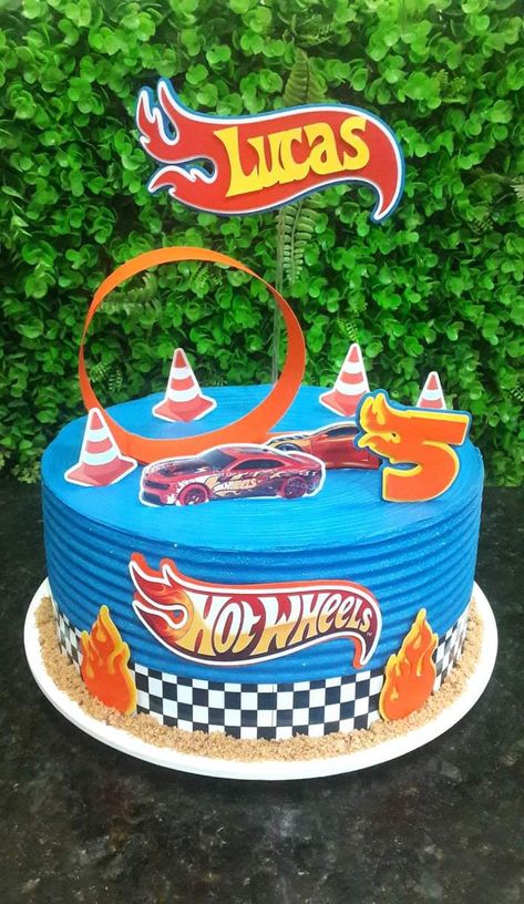 Bolo Tema Hot Wheels, Bolo Blaze, Bolo Hot Wheels, Hot Wheels Cake, Hot Wheels Birthday, Hot Weels, Themed Desserts, Birthday Diy, 4th Birthday