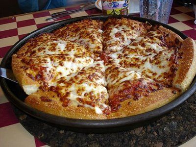 Master Recipe Binder: Pizza Hut Original Pan Pizza Pizza Hut Recipe, Pizza Hut Pan Pizza, Steak And Ale, Pizza Roll, Pizza Recipes Homemade, Copycat Restaurant Recipes, Pizza Pie, Deep Dish Pizza, Recipe Binder