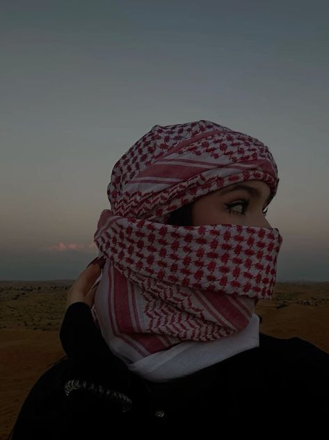 Arabian Head Scarf, Arabian Scarf, Nas Hip Hop, Scarf Aesthetic, Eid Photoshoot Ideas, Royal Animals, Instagram Profile Pic, Iphone Wallpaper Cat, Veiled Woman