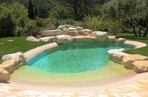 15 Unique Small Backyard Pools for Fun in the Sun Small Beach Entry Pool, Beach Entry Pool, Small Backyards, Small Pool Design, Backyard Pool Landscaping, Small Pools, Backyard Pools, Dream Pools, Beautiful Pools