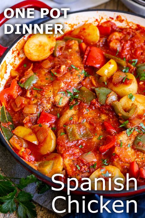 Chicken Bell Pepper Potato Recipes, Chicken Bell Pepper Onion Recipe, Paprika Chicken And Potatoes, Chicken With Peppers And Tomatoes, Chicken Tomato Recipes For Dinner, Chicken With Tomatoes And Onions, Chicken Potato Tomato Bake, Chicken Potatoes Peppers Onions, Paprika Peppers Recipes