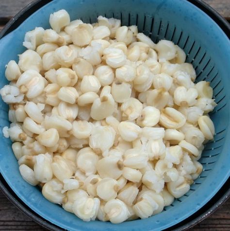 How To Cook Dry Hominy, How To Cook Hominy, Hominy Recipes, Easy Veggies, Ecuadorian Food, Carribean Food, Dried Corn, Corn Recipes, Basic Recipes